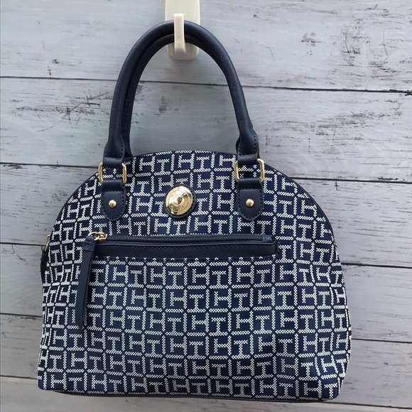 Tommy Hilfiger Handbags - Hilfiger Signature Tote Navy & White